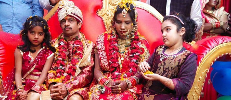 मऊ की युवती व हैदराबाद के युवक की शादी में हुआ दक्षिण भारत व पूर्वांचल की संस्कृति का मिलन