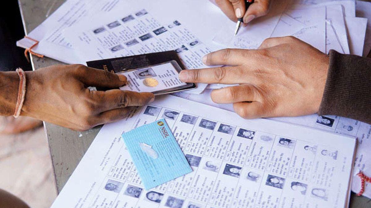 बैरिया तहसील में 49637 बने नए मतदाता, 20135 हुए सूची से बाहर