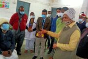 बलिया में पहले दिन 223 स्वास्थ्य कर्मियों को लगा कोरोना का टीका