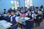 यूपी में 50 फीसदी बच्चों की उपस्थिति के साथ कक्षा 6 से 8 तक के स्कूल खोलने की तैयारी